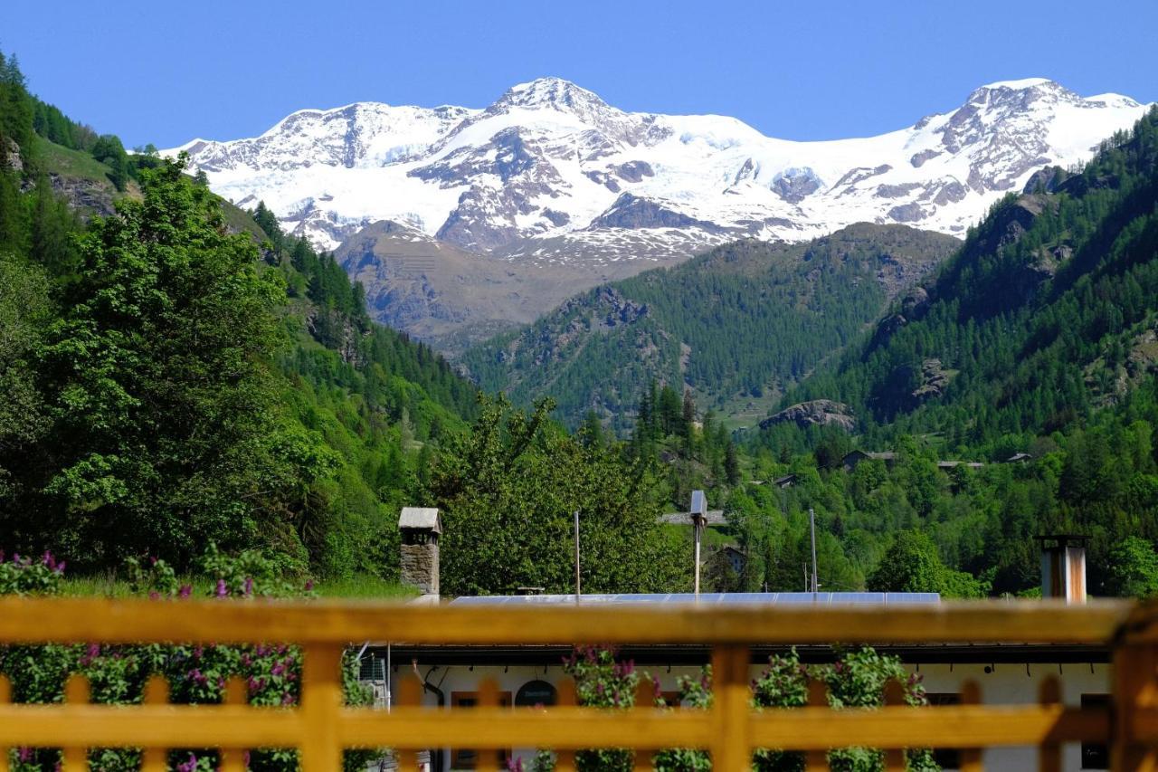 Hotel Villa Tedaldi Gressoney-Saint-Jean Ngoại thất bức ảnh