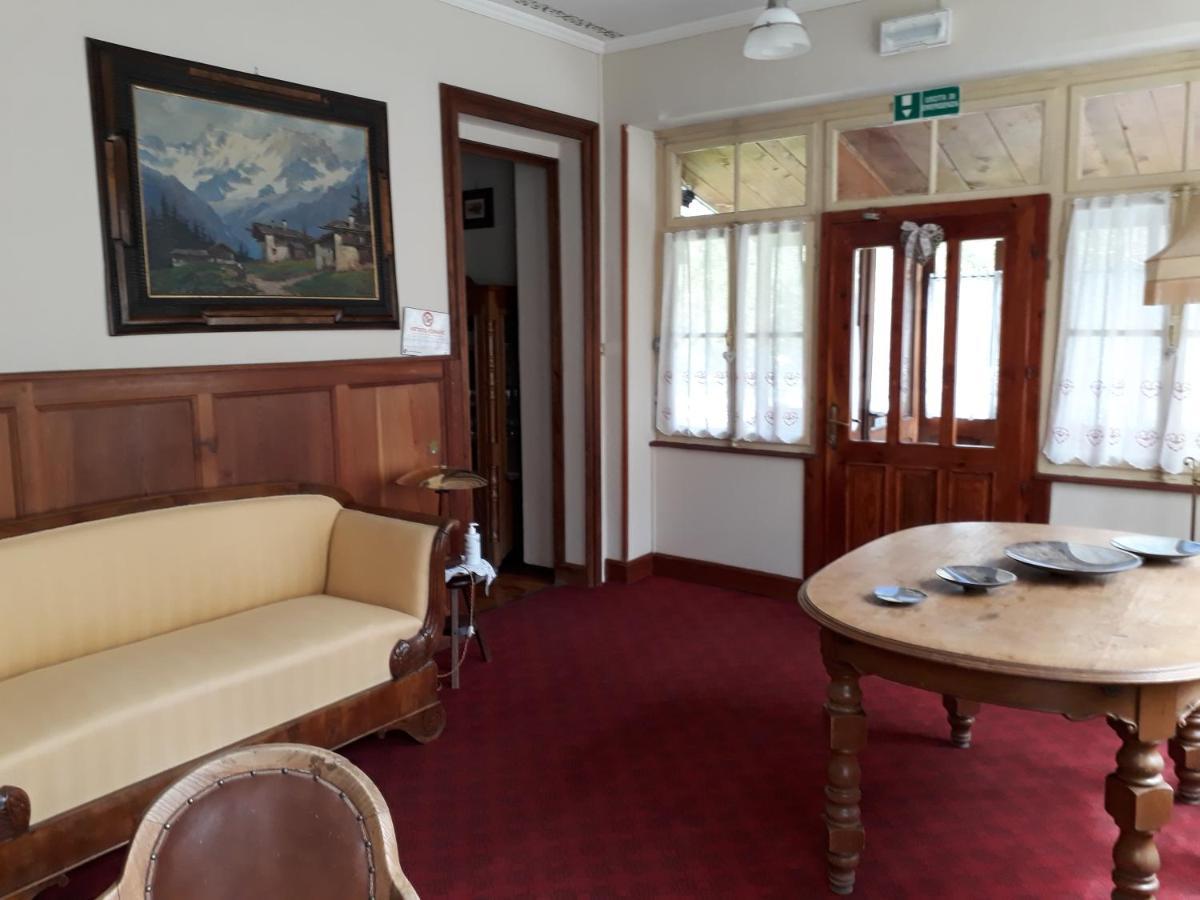 Hotel Villa Tedaldi Gressoney-Saint-Jean Ngoại thất bức ảnh