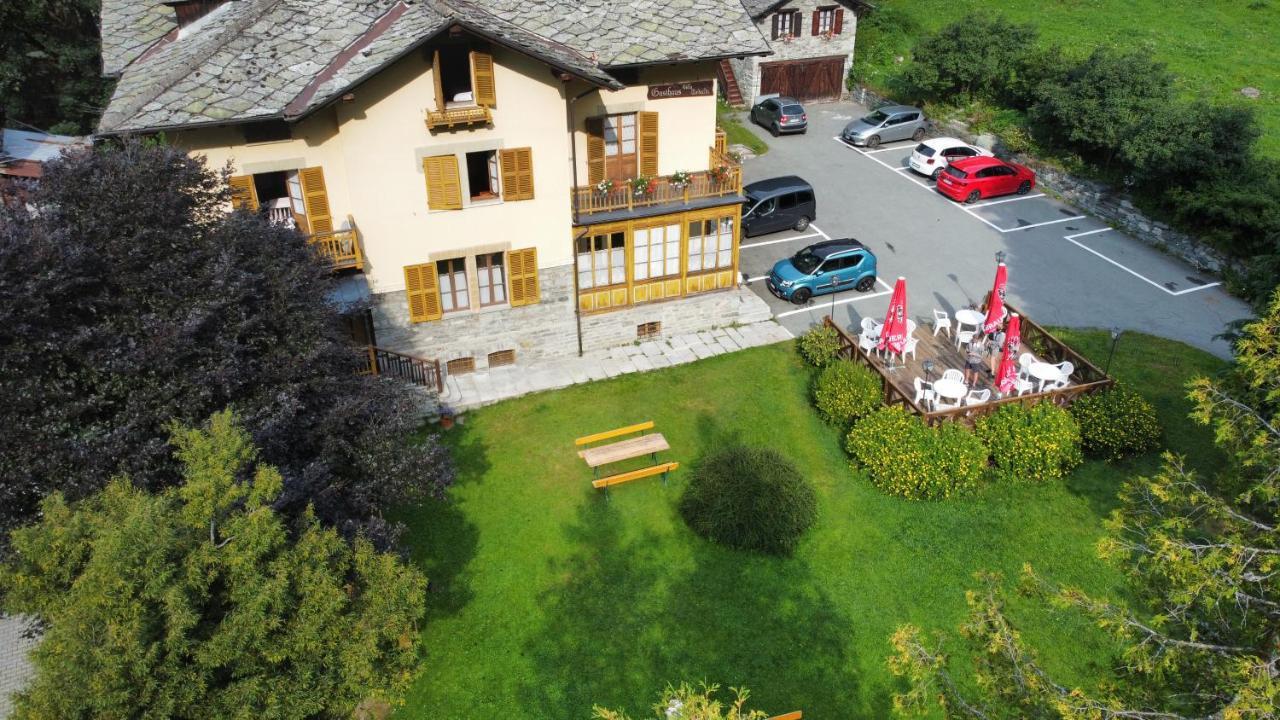 Hotel Villa Tedaldi Gressoney-Saint-Jean Ngoại thất bức ảnh