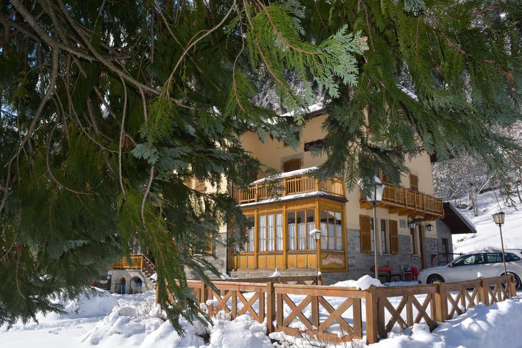 Hotel Villa Tedaldi Gressoney-Saint-Jean Ngoại thất bức ảnh