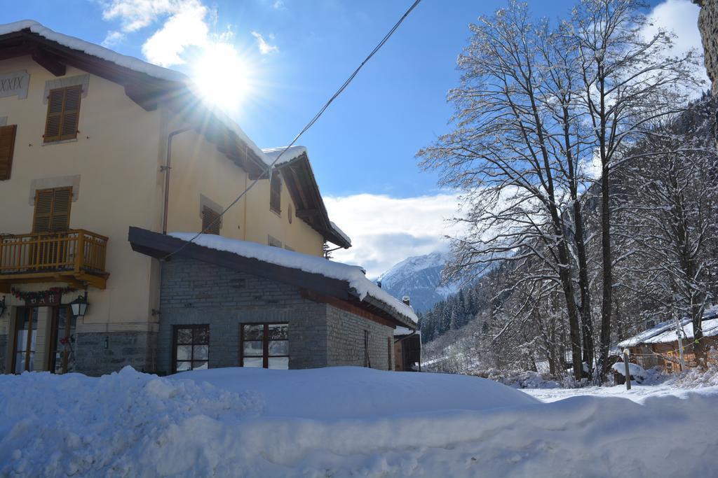 Hotel Villa Tedaldi Gressoney-Saint-Jean Ngoại thất bức ảnh