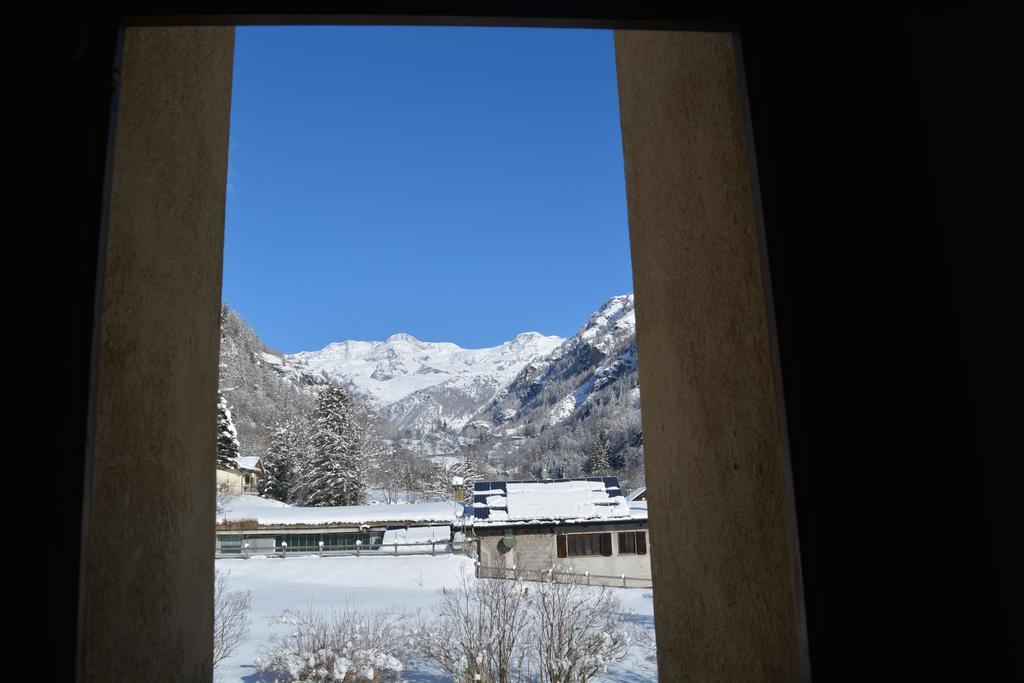Hotel Villa Tedaldi Gressoney-Saint-Jean Ngoại thất bức ảnh