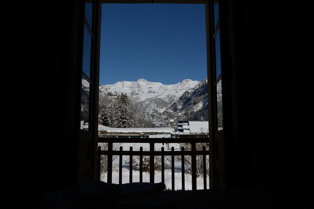 Hotel Villa Tedaldi Gressoney-Saint-Jean Ngoại thất bức ảnh